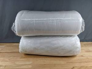 lot 342 image: Bolts of Armo Fleece Plus and Pellon Thermolam Plus - Z