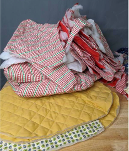 lot 195A image: Assortment of Fabric Scraps & Unfinished Projects - Z