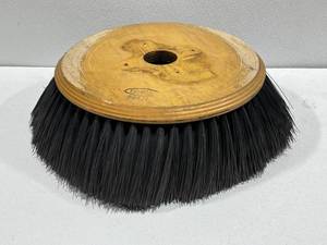 Round Broom