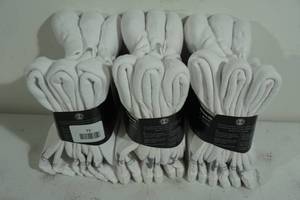 lot 73 image: 18 Pairs NEW Under Armour Cotton Crew Socks - Medium