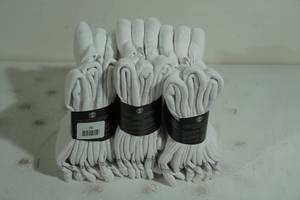 lot 72 image: 18 Pairs NEW Under Armour Cotton Crew Socks - Large