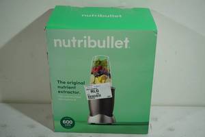 lot 6 image: NEW Nutribullet 600W Nutrient Extractor