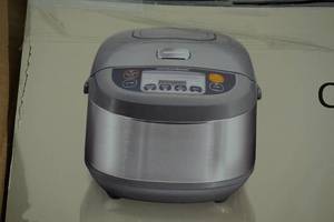 lot 26 image: NEW Hamilton Beach Multi Function Rice Cooker