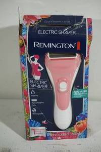 lot 43 image: NEW Remington Smooth and Silky Electric Shaver