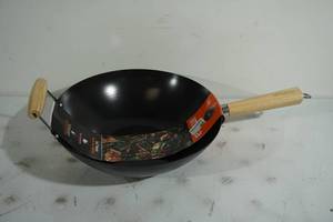 lot 81 image: NEW IMUSA 14 Wok