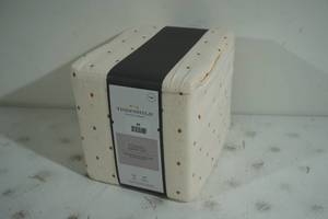 lot 89 image: NEW Threshold Flannel Sheet Set - King