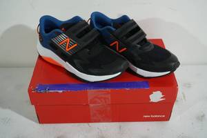 lot 147 image: NEW New Balance Rave Run Shoes - Kids 3M