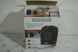 lot 140 image: NEW Black and Decker Personal Ceramic Heater