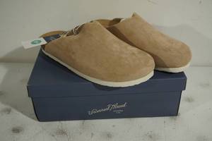 lot 166 image: NEW Universal Thread Bev Flats - Womens 9.5