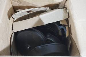 lot 144 image: 8 Piece Cast Iron Cookware Set