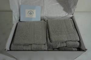 lot 257 image: NEW Fabdreams Towel Set - Grey