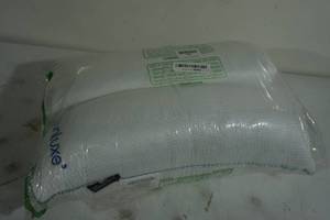 lot 184 image: NEW Down Luxe 2 Pillow Pack