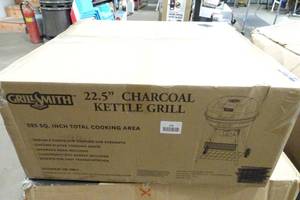 lot 235 image: NEW GrillSmith 22.5 Charcoal Kettle Grill