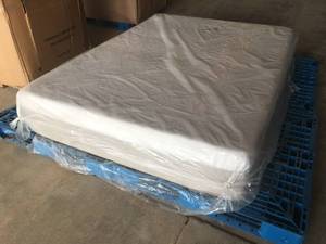 lot 2 image: Brand New Sealy Posturepedic Soft Hybrid 13 Queen Mattress