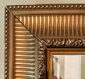 lot 25 image: Gold Tone Decorative Wall Mirror