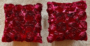 lot 23 image: Pair of Ravishing Red Rose Accent Pillows