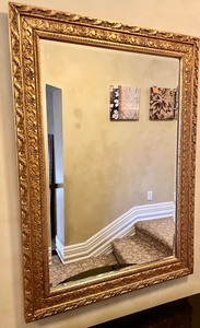 lot 32 image: Decorative Gilded Wall Mirror