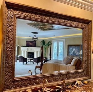 lot 44 image: Gorgeous LARGE Decorative Wall Mirror