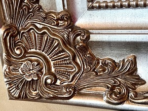 lot 11 image: Beautiful Metallic Colored Wall Mirror