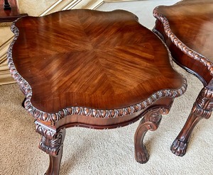 lot 4 image: Pair of Beautiful Accent Tables
