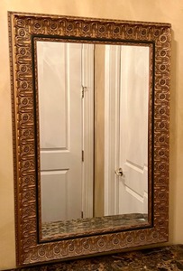 lot 66 image: Beautifully Designed Decorative Wall Mirror