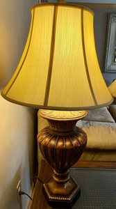 lot 118 image: Pair of Fancy Table Lamps