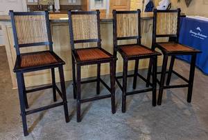 lot 130 image: Wood and Bamboo Barstool Set