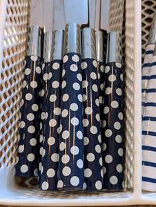 lot 145 image: Blue and White Flatware