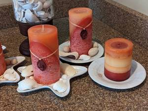 lot 148 image: Decorative Candles and Seashells