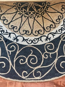 lot 195 image: Beautiful Circular Rug by Liora Manne