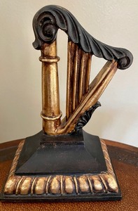 lot 226 image: Harp Decor and a Pretty Piano Trinket Box