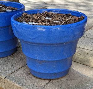 lot 247 image: Pair of Blue Ceramic Planters