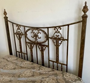 lot 367 image: Beautiful Queen Bed Grouping with Ornate Frame, Mattress and Bedding