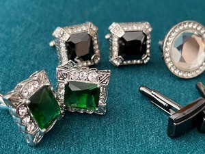 lot 350 image: Mens Costume Jewelry Cufflinks