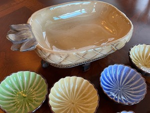 lot 331 image: Colorful and Fun Dishes