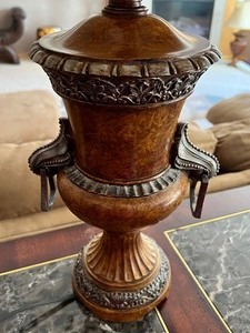lot 336 image: Elegant Table Lamp