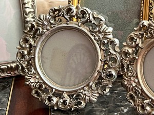 lot 335 image: Variety of Beautiful Picture Frames