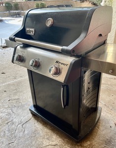 lot 380 image: Weber Spirit Grill with Cover