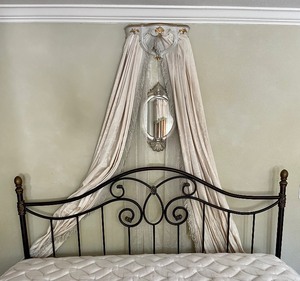 lot 385 image: Royalty King Bed and Bedding and Decor