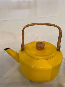 lot 11 image: Lot of Kitchen Items