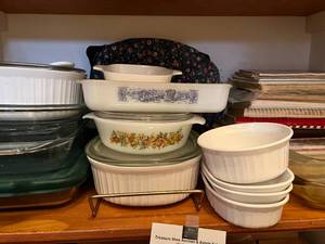 lot 15 image: Glass Bakeware & Cookware & Cookbooks