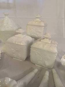 lot 27 image: Lot of Milk Glass Items