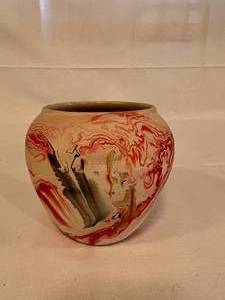 lot 41 image: Namadji Marbled Pottery Vase - Small