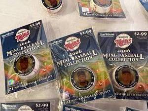 lot 45 image: 2006 Twins Mini Baseball Collection