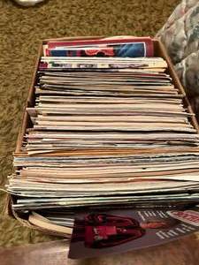 lot 72 image: Knitting and Crochet BooksMagazines