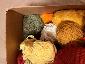 lot 66 image: Lot 4 - Box of Misc. Yarn