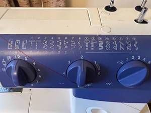 lot 95 image: Huckeystar 215 Sewing Machine with Carry Case