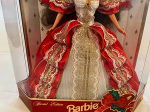 lot 103 image: 1997 Happy Holidays Barbie NIB