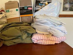lot 98 image: New & Used Lot of Bedding