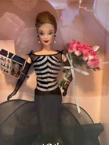 lot 100 image: 40th Anniversary Barbie - Collectors Edition - NIB